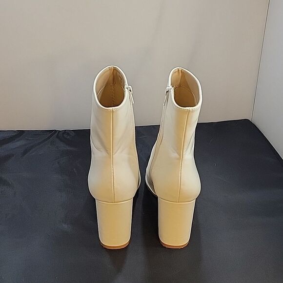 FASHION NOVA SIDE ZIP CHUNKY HEELED CLASSIC BOOTS - Picture 9 of 16